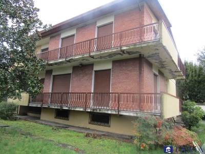 Casa indipendente in Vendita a Carrara VIA BRIGATE PARTIGIANE