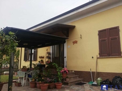 Casa indipendente in Vendita a Carrara VIA FOSSONE BASSO