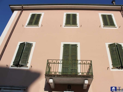 Casa indipendente in Vendita a Carrara Via Monterosso