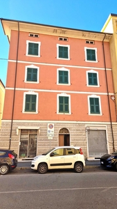 Casa indipendente in Vendita a Ronco Scrivia Via Roma