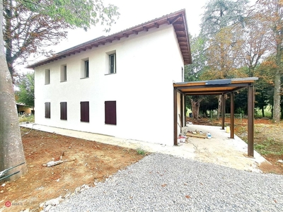 Casa indipendente in Vendita in Via OLTRE RIO a Lesignano de' Bagni