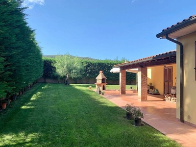 Villa di Recente Costruzione in Vendita a Piombino, Toscana - Eleganza e Comfort