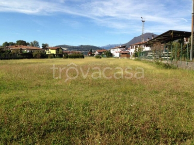 Terreno Commerciale in vendita a Cocquio-Trevisago strada Statale, 394
