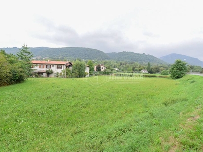 Terreno Residenziale in vendita a Erba via Como
