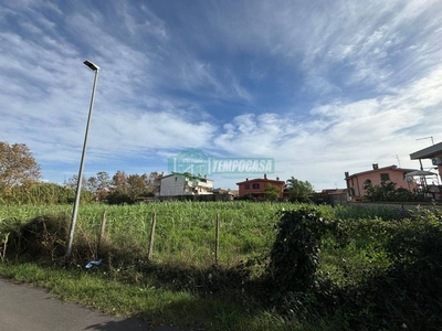 Terreno Residenziale in vendita a Fiumicino via Foscolo Montini