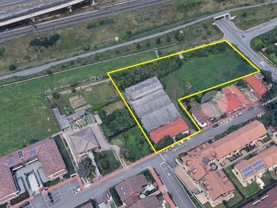 Terreno Commerciale in vendita a Marcallo con Casone via Montello, 52