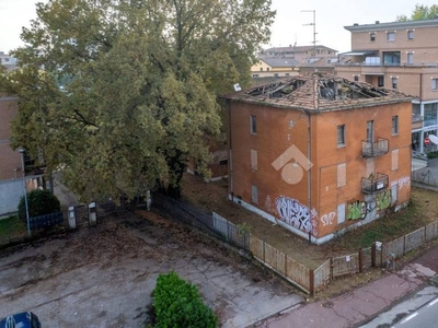 Terreno Residenziale in vendita a Reggio nell'Emilia via Fratelli Cervi