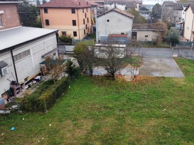 Terreno Residenziale in vendita a Reggio nell'Emilia via Giovanni Guareschi