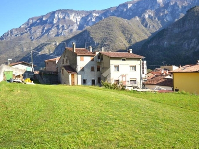 Terreno Residenziale in vendita a Valbrenta via XI Dicembre, 1