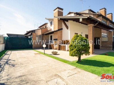 Villa a Schiera in affitto a Comacchio viale Nuova Zelanda, 79