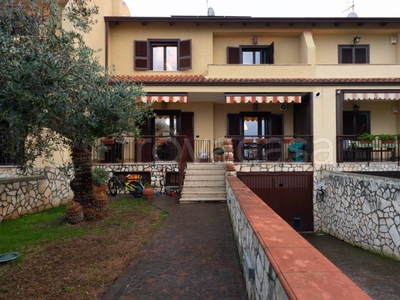 Villa a Schiera in affitto a Giugliano in Campania strada Provinciale Santa Maria a Cubito Giugliano, 122