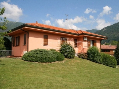 Villa di 450 mq in vendita via al castello, Castelmarte, Lombardia