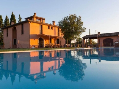 Villa in Vendita a Peccioli