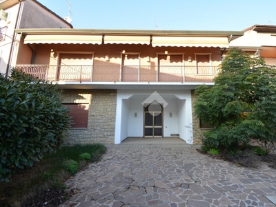 Villa in vendita a Suisio