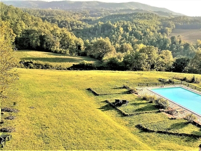 Grande Fattoria in Umbria - Piscina - Sala Cinema - Cupola Geodetica Trasparente