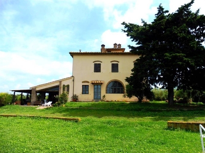 Rustico casale in vendita a Cecina Livorno