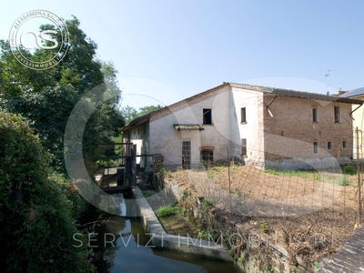 Rustico / Casale in vendita a Verolanuova - Zona: Cadignano