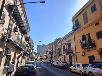 Appartamento in Vendita in Corso Pisani 125 a Palermo
