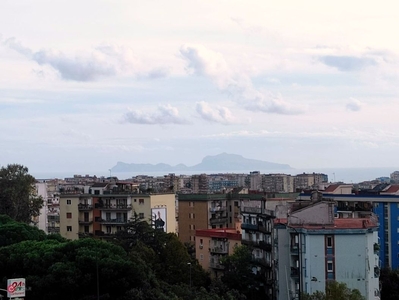 Appartamento in Vendita in Via Gabriele Jannelli a Napoli