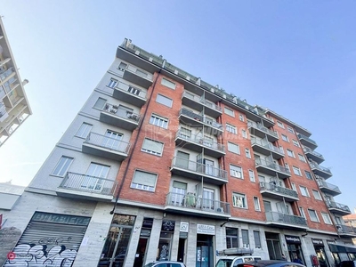 Appartamento in Vendita in Via Giuseppe Massari 247 a Torino