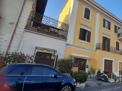 Appartamento in Vendita in Via Labico 103 a Roma