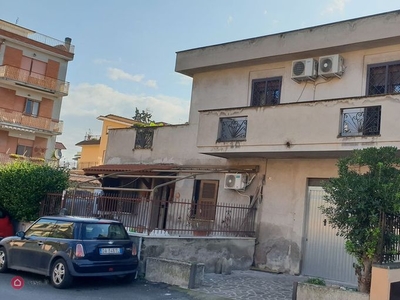 Appartamento in Vendita in Via Portigliola a Roma