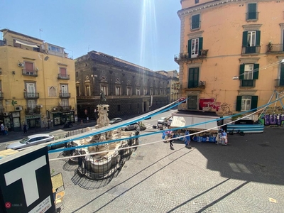 Appartamento in Vendita in Via Sant'Anna dei Lombardi a Napoli