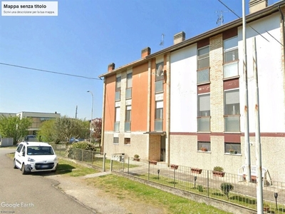Appartamento in Via gobetti, Conselice, 6 locali, 1 bagno, con box
