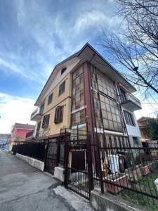 Appartamento in Via Pallavicino 11, Nichelino, 5 locali, 118 m²