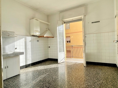 Bilocale in Via Vialla Piana, Campomorone, 1 bagno, 66 m², 1° piano
