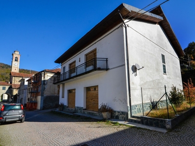 Casa 7 locali di 200 m² in Murialdo