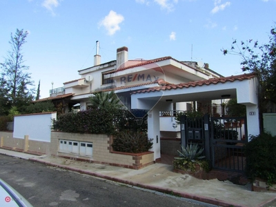 Casa Bi/Trifamiliare in Vendita in a Palermo