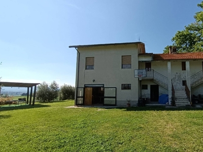 Casa indipendente in Contrada Cimarella, Macerata, 5 locali, 2 bagni