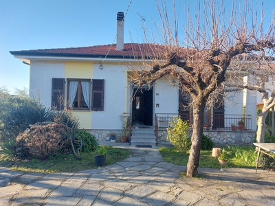 Casa indipendente in Vendita a Sarzana Via Alta