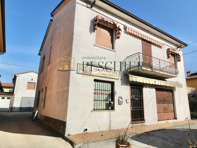 Casa indipendente in Via Custoza, Castelnuovo del Garda, 4 locali