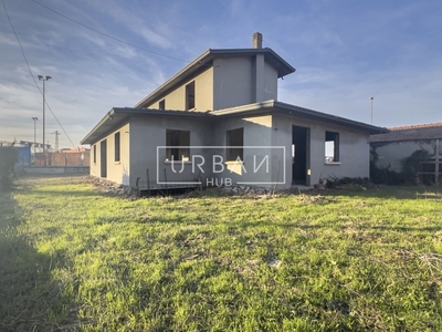 Casa indipendente in Via Orsoleto, Rimini, giardino privato, 235 m²