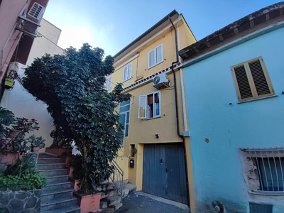 Casa semindipendente a Bari Sardo, 6 locali, 2 bagni, arredato, 122 m²