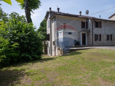 Casa semindipendente in STRADA MOZZANO, Neviano degli Arduini, 2 bagni