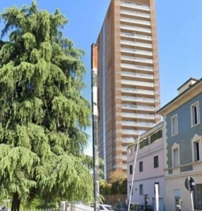 Monolocale in Via Carlo Imbonati, Milano, 1 bagno, posto auto, 65 m²