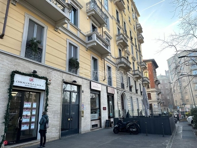 Negozio/Locale commerciale in Vendita in Largo 5º Alpini 7 a Milano