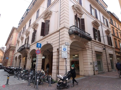 Negozio/Locale commerciale in Vendita in Via montegrappa a Bologna