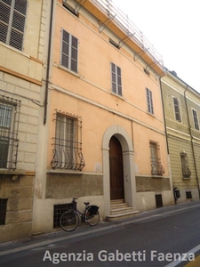 Palazzo in CORSO GARIBALDI, Faenza, 20 locali, con box, 820 m²