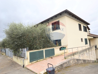 Quadrilocale in Via Del Saltecchio, Roccastrada, 1 bagno, 85 m²