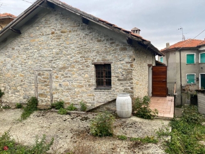 Rustico/Casale in Vendita in Strada della palanchina 1 a Tizzano Val Parma