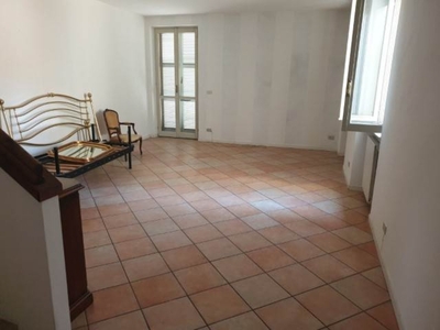 Trilocale a Castel San Giovanni, 2 bagni, 100 m², 1° piano in vendita