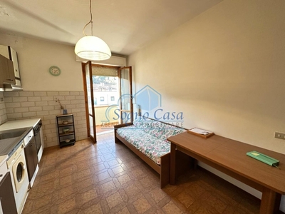 Trilocale ad Ameglia, 1 bagno, posto auto, 55 m², 1° piano in vendita