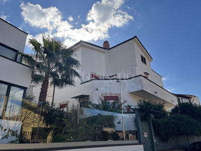 Villa a Altofonte in Via Vincenzo Bellini
