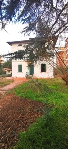Villa a Pisa, 10 locali, 3 bagni, giardino privato, 400 m², 1 balcone