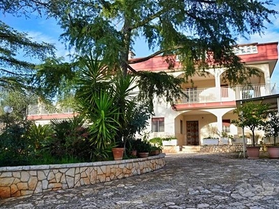 Villa a Putignano, 6 locali