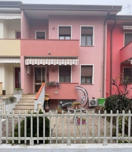 Villa a schiera a San Martino di Venezze, 6 locali, 2 bagni, 146 m²